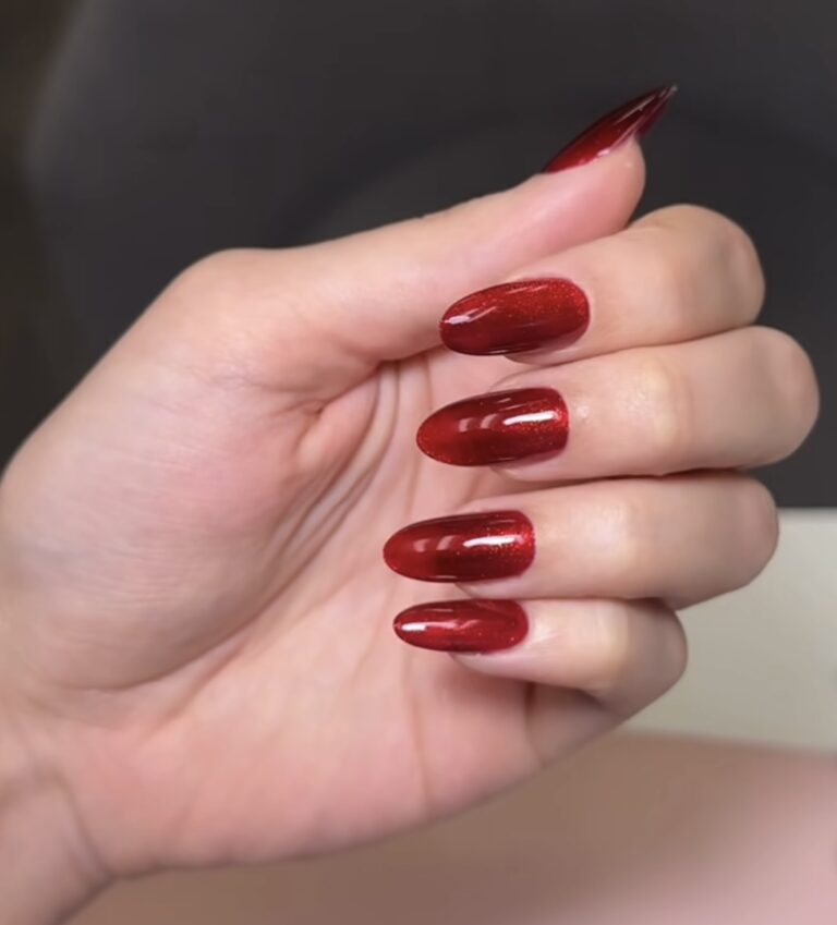 Nagels in turkoois uit de nagelsalon in Hilversum