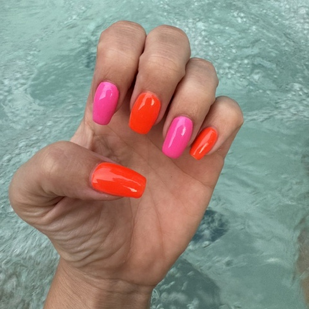 Nagels in oranje en roze, nagelstudio Choose Your Nails in Hilversum