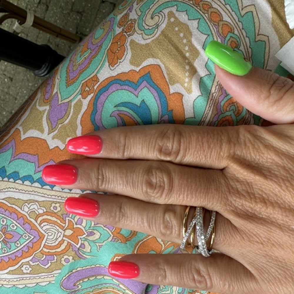 Nagels in roze en groen, nagelstudio Choose Your Nails in Hilversum