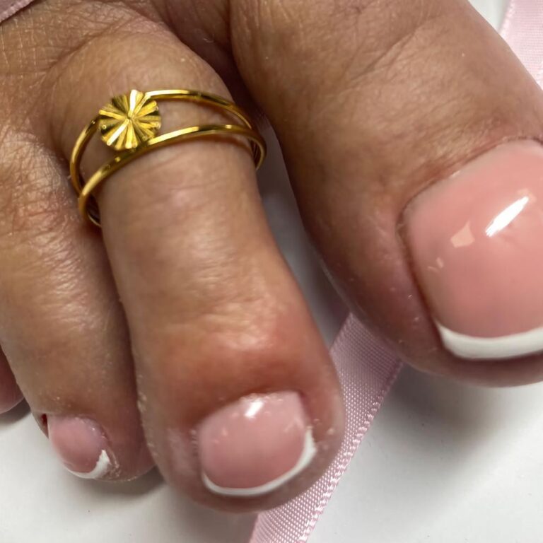 Nagels in bruin, gezet in nagelsalon Choose Your Nails in Hilversum